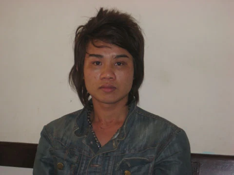 Vào nhà thờ trộm xe gắn máy ảnh 2