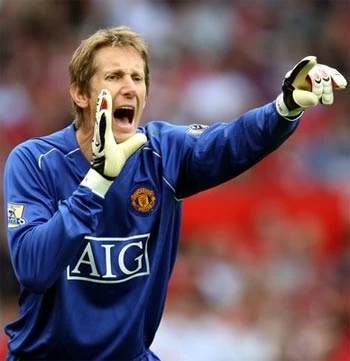 Van der Sar cảnh báo MU về ác mộng năm 2007 ảnh 2