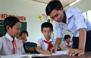 Tình nguyện ra Trường Sa dạy học ảnh 1