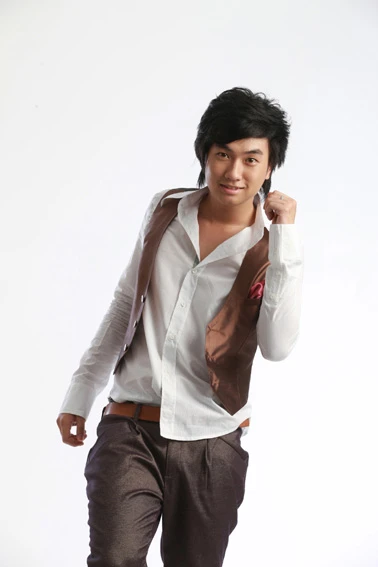 Hotboy của Những nụ hôn rực rỡ ảnh 2