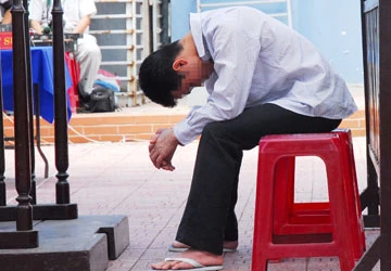 Khó xử bị cáo loạn thần do rượu ảnh 1