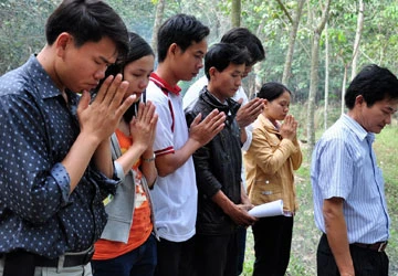 Cựu binh Úc tìm mộ liệt sĩ VN ảnh 2