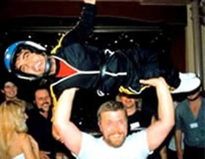 Những cuộc so tài quái đản trên thế giới ảnh 1