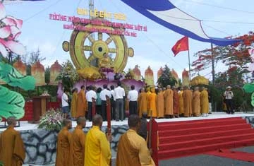 Đại lễ cầu siêu tưởng niệm anh linh các anh hùng liệt sĩ đã hy sinh tại Côn Đảo. Ảnh: THẢO VY