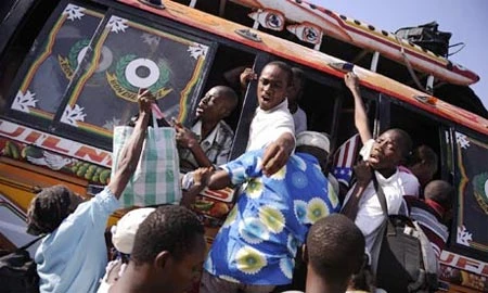 Haiti di dân khỏi thủ đô ảnh 1