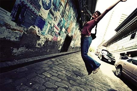 Hoặc thử nghiệm việc nghiêng máy.