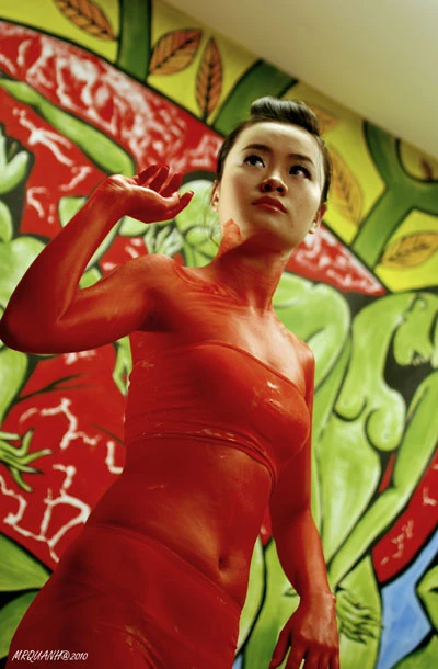 Mục sở thị vẽ tranh trên cơ thể người mẫu ở Hà Nội ảnh 3 Mục sở thị vẽ tranh trên cơ thể người mẫu ở Hà Nội ảnh 3