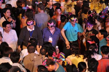 Đêm hội Carnaval Hạ Long rực rỡ sắc màu ảnh 12