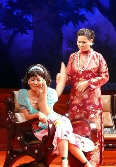 Xem "Lan và Điệp", bất ngờ với Cẩm Ly, Thu Minh ảnh 2