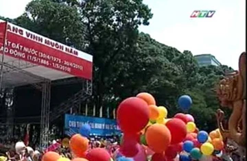 Tường thuật Lễ mittinh kỷ niệm 35 năm giải phóng miền Nam, thống nhất đất nước ảnh 33