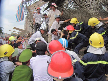 Sập sảnh khách sạn cao tầng, nhiều người thương vong ảnh 8