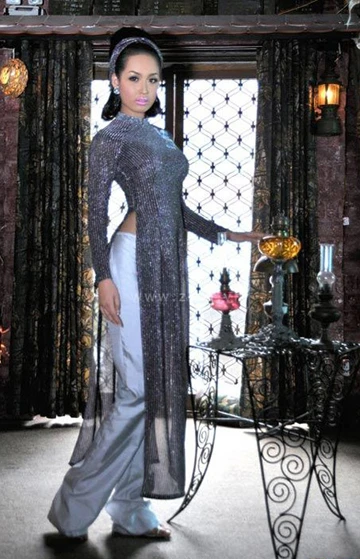 Mai Phương Thúy cổ điển với áo dài ảnh 8