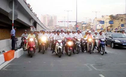 Những hình ảnh đầu tiên thông hầm Thủ Thiêm ảnh 4