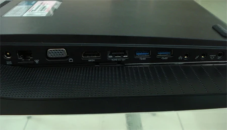 Mở hộp laptop đắt nhất VN giá trên 80 triệu đồng ảnh 6