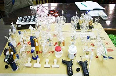 Cơn lốc 'đập đá' tàn phá giới trẻ ảnh 1