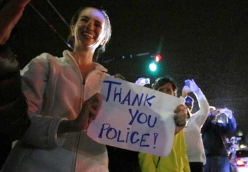 Toàn cảnh cuộc truy bắt kẻ tình nghi thứ 2 trong vụ đánh bom ở Boston ảnh 3