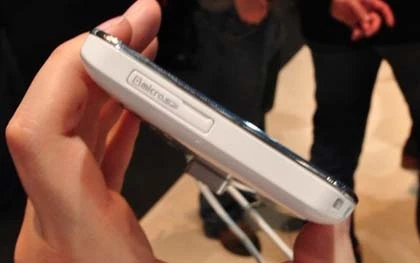 Máy nghe nhạc Samsung Galaxy S 5 inch ảnh 9