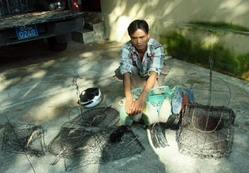 Bẫy thú rừng giữa đại ngàn ảnh 1