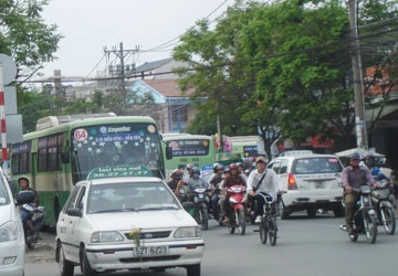 Vẫn còn ít người chịu đi xe buýt ảnh 1 Vẫn còn ít người chịu đi xe buýt ảnh 1