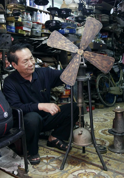 Trùm quạt cổ Hà Nội ảnh 2