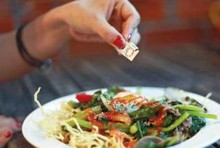 Lén cho chồng uống thuốc cai rượu: khác gì đầu độc! ảnh 1