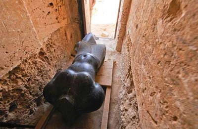 Phát hiện tượng vua Hy Lạp không đầu ảnh 1