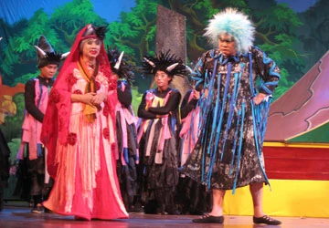 Công diễn vở Hoàng tử xấu xí và cô gái tóc vàng ảnh 1