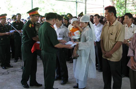 Truy điệu 5 chiến sĩ hy sinh khi tìm kiếm người dân mất tích ảnh 2