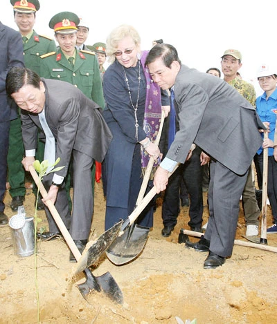 Phát động tết trồng cây nhớ ơn Bác ảnh 1 Phát động tết trồng cây nhớ ơn Bác ảnh 1