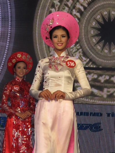 Cận cảnh đêm chung kết cuộc thi Hoa hậu Việt Nam 2010 ảnh 4