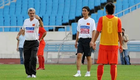 Chùm ảnh: Ngày làm việc cật lực của thầy Tô ảnh 4