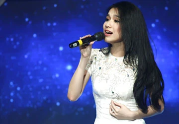 Hoa hậu Thùy Lâm “bế bụng” lên sân khấu ảnh 2