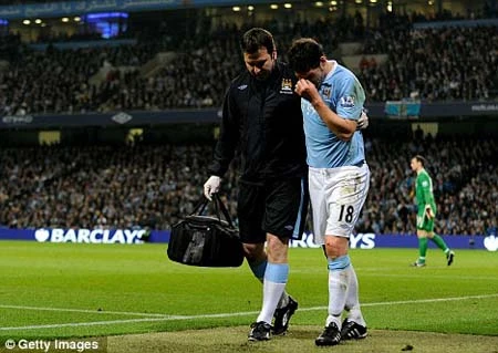 Tuyển Anh có thể mất thêm Barry vì chấn thương ảnh 1