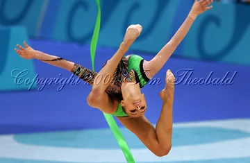 Hình ảnh cô người mẫu nóng bỏng từng bị gán cho Putin ảnh 3