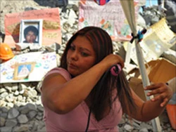 Tân trang nhan sắc chờ thợ mỏ Chile ảnh 1