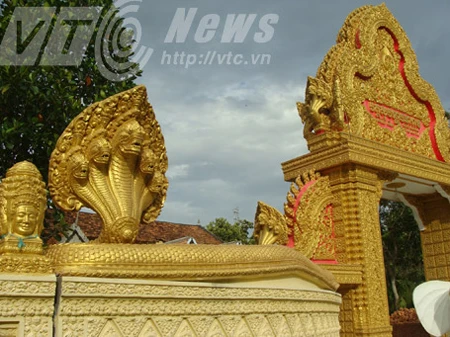 Bí ẩn ít biết về rắn thần 9 đầu khổng lồ ở chùa Khmer ảnh 5