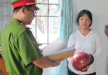 Làm giả giấy hồng đi lừa đảo ảnh 1