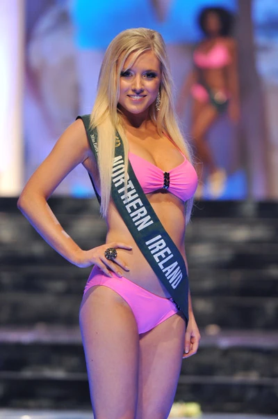 Mỹ nhân Trái đất gợi cảm trong trang phục áo tắm ảnh 4