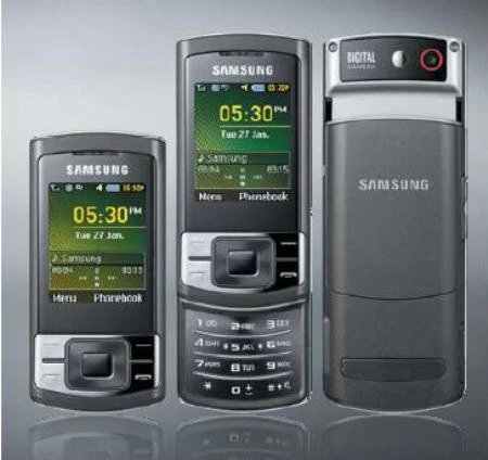 Dù sở hữu màn hình TFT 2 inch, hỗ trợ thẻ nhớ ngoài lên đến 8 GB, thế nhưng Samsung C3053 chỉ được trang bị camera chụp hình VGA. Dù sở hữu màn hình TFT 2 inch, hỗ trợ thẻ nhớ ngoài lên đến 8 GB, thế nhưng Samsung C3053 chỉ được trang bị camera chụp hình VGA.