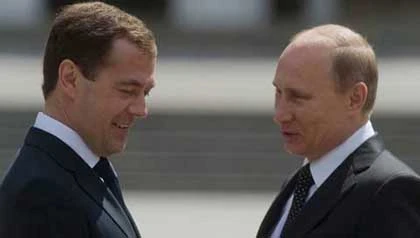 Soi thu nhập năm 2012 của nhà Putin, Medvedev ảnh 1