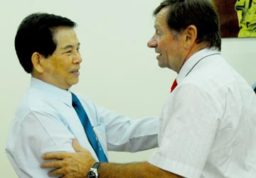 Ông Menras André Marcel chính thức thành công dân Việt ảnh 1