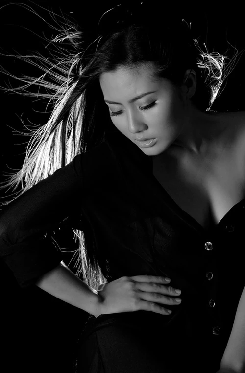 Ngọc Lan gợi cảm với đầm xẻ sâu ảnh 8