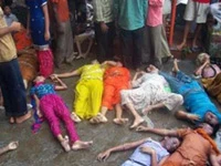 Các nạn nhân trong vụ tai nạn - Ảnh: Reuters