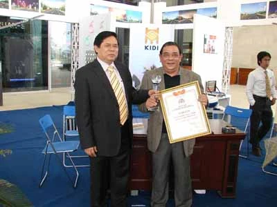 Ông Chủ tịch HĐQT kiêm Giám đốc Công ty Cổ phần Tập đoàn Quốc Tế Kim Đỉnh đang khổ sở vì "tai bay vạ gió"