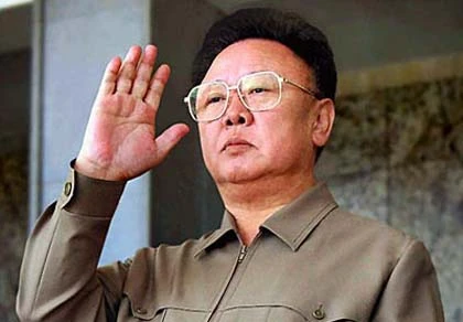 Ông Kim Jong-il được phong chức Tổng Tư lệnh Tối cao Quân đội ảnh 1
