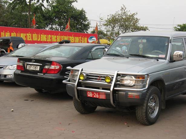 Xe công nườm nượp về lễ khai ấn Đền Trần ảnh 5