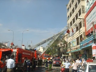 Cháy trường mầm non, học sinh hoảng loạn ảnh 3