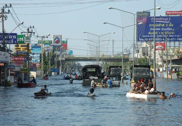 Tại sao Bangkok bị ngập nặng - Bài 1: Bất hợp lý từ chuyện xả lũ ảnh 1