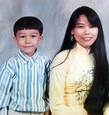 Triệu phú Nguyễn Bé Lory về Việt Nam ảnh 1