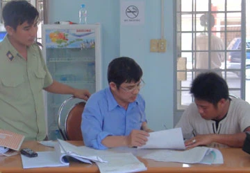 “Cướp” lại 2,2 tấn thịt bò thối bị tiêu hủy ảnh 2 “Cướp” lại 2,2 tấn thịt bò thối bị tiêu hủy ảnh 2